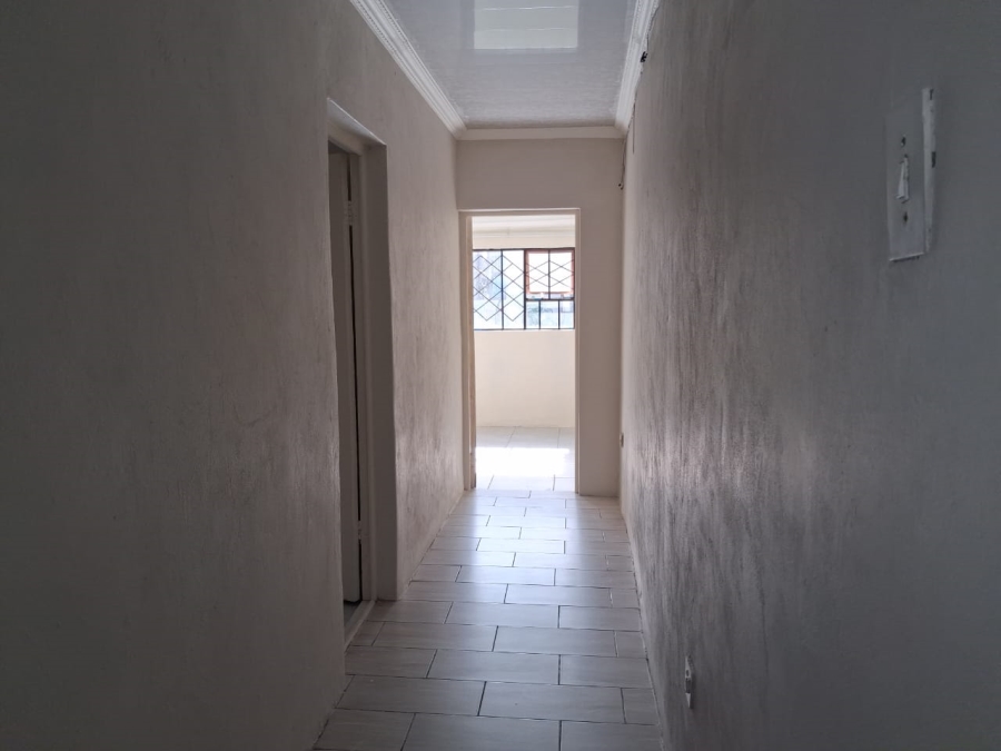 To Let 5 Bedroom Property for Rent in Cambridge Eastern Cape